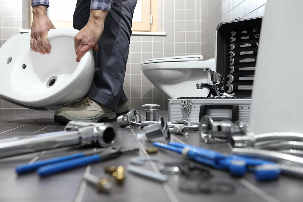 Plumbing tools prepared for a bathroom repair in Hollywood
